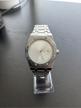 Brand New Minimalist Royal Oak Style Watch